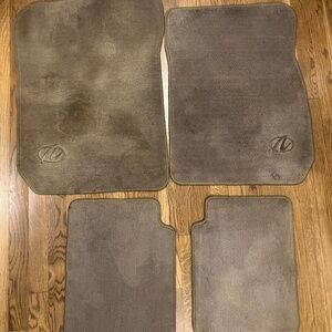 1999 Oldsmobile Aurora Beige Tan Plush Carpet Floor Mat Full Set 4 OEM Preowned